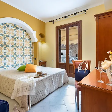Sicilya Hotell 3*